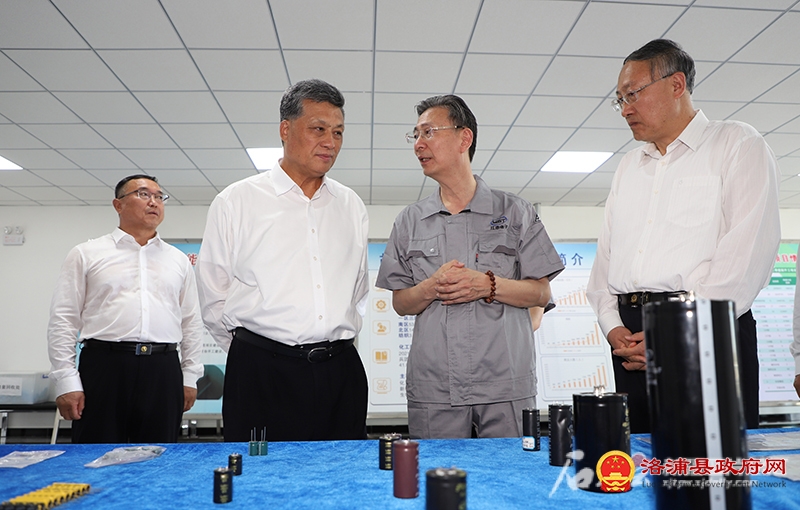 马兴瑞在兵团第七师胡杨河市和伊犁哈萨克自治州调研时强调 以习近平总书记视察新疆一周年为新的奋斗起点 推进兵地融合发展 加快构建现代化产业体系