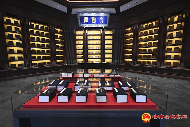 不断攀登新的思想高峰——深入学习和全面贯彻习近平新时代中国特色社会主义思想述评